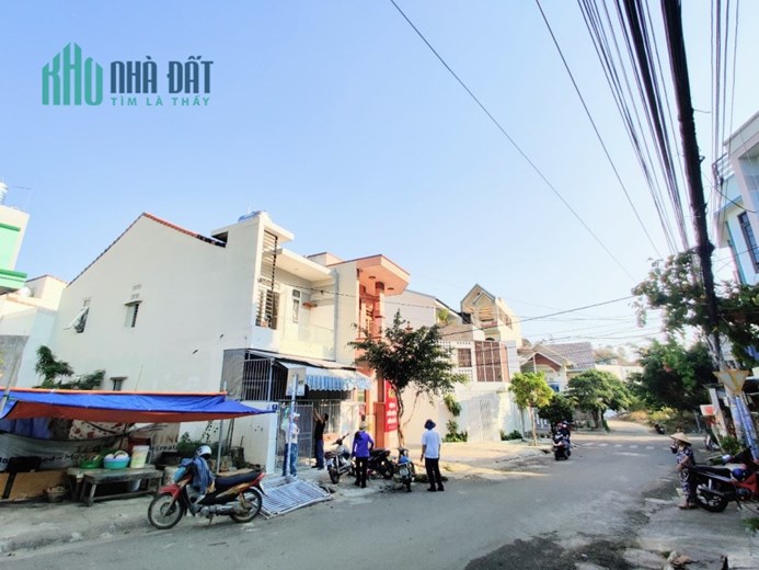 Bán nhà 2 tầng góc 2 mặt đường ở Hòn Xện, Vĩnh Hòa