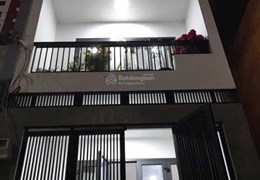 Cho thuê nguyên căn 1T + 2L 2PN - 3WC , HXH. Khu an ninh, dân trí cao. Giá thuê 12tr/tháng