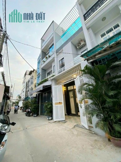 Bán nhà Gò Vấp dưới 5 tỷ, hẻm 108 Phan Huy Ích, lô góc 2 mặt tiền hẻm oto, 54m2 ,