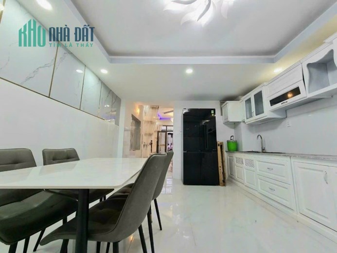 Bán nhà Gò Vấp dưới 5 tỷ, hẻm 108 Phan Huy Ích, lô góc 2 mặt tiền hẻm oto, 54m2 ,