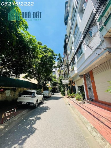 Ô TÔ Phân Lô Trần Quốc Hoàn 50 m chỉ nhỉnh 9 tỷ , nhà 2 mặt ngõ