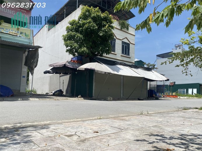 Chủ ngộp thở cần bán nhanh lô đất 76,5m đối diện đài phun nước phố chợ lương sơn