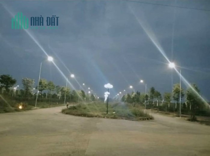 Chính chủ e bán lô góc 200m2 mặt tiền miên man tại khu Tái định cư Đại học Quốc  Gia giá chỉ 2Xtr/m2