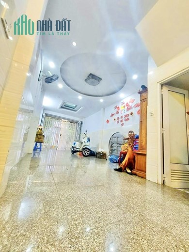 Nhà Mặt Tiền Phú Thạnh Quận Tân Phú 3.8Mx17M 5Tầng  nhỉnh 9TỶ.