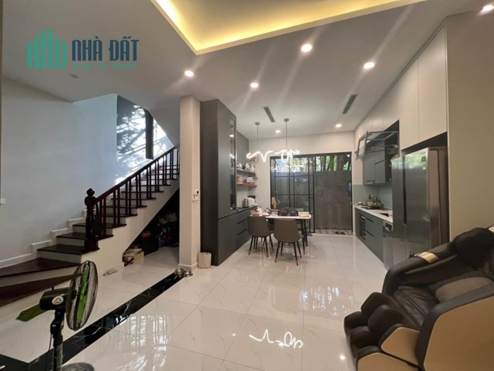 Nhà đẹp Phố TÔ VĨNH DIỆN- Ô TÔ VÀO NHÀ- 70M2 6,6M MẶT TIỀN, 9 TỶ XÍU