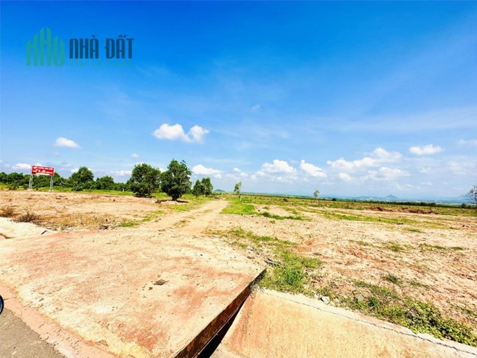 Chủ cần ra 2 lô đất vườn (CLN) 3 mặt tiền gần đường 719B-Novaworld Phan Thiết