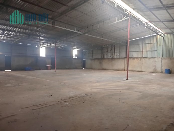 Xưởng 800m2, phù hợp nhiều ngành nghề, đường xe 8T. giá rẻ 30tr