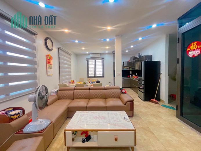 PHÂN LÔ MẶT NGÕ ĐỘI CẤN BA ĐÌNH LÔ GÓC OTO TRÁNH NGÕ THÔNG 70M MẶT TIỀN 5.5M 8.8 TỶ