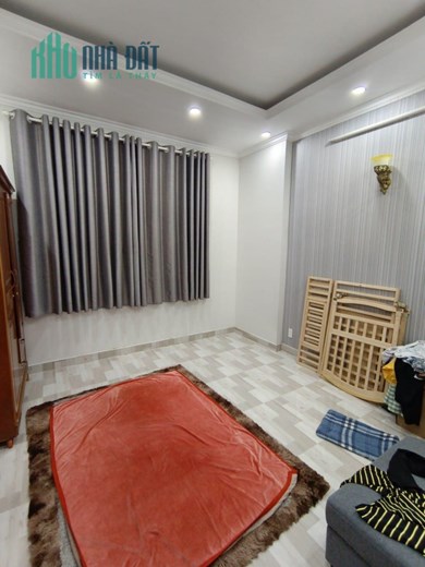 Gấp bán Nhà Xóm Chiếu - Quận 4 , 80m2 - 4Tầng - Gía Chỉ Nhỉnh 5Tỷ.