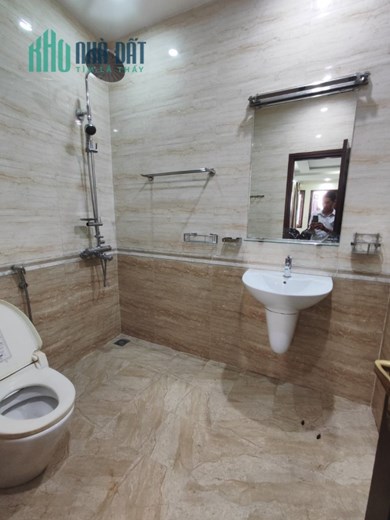 MẶT PHỐ LƯƠNG YÊN - HAI BÀ TRƯNG - 78M2 X 5 TẦNG THANG MÁY - NHÀ ĐẸP XÂY ĐƯỢC 4 NĂM - Ở VÀ KINH