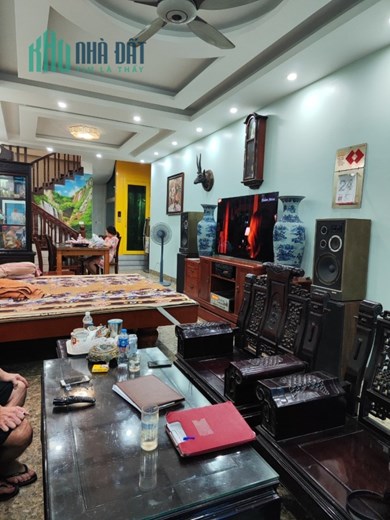 MẶT PHỐ LƯƠNG YÊN - HAI BÀ TRƯNG - 78M2 X 5 TẦNG THANG MÁY - NHÀ ĐẸP XÂY ĐƯỢC 4 NĂM - Ở VÀ KINH