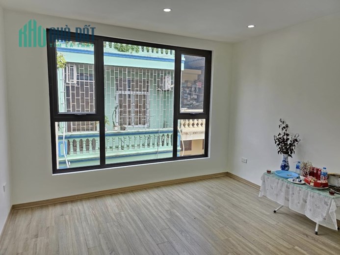 Bán nhà phố Trần Quốc Hoàn, phân lô 2 mặt ngõ, ô tô, kinh doanh, 5 tầng, 45m2, mặt tiền 4m, 10,5 tỷ.