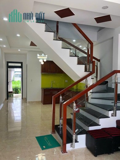 HẠ GIÁ BÁN GẤP 1 CĂN DUY NHẤT - CHỈ 2 TỶ 850tr - NHÀ HAI TẦNG MỚI TINH - SÂN ĐẬU Ô TÔ 7 CHỖ -