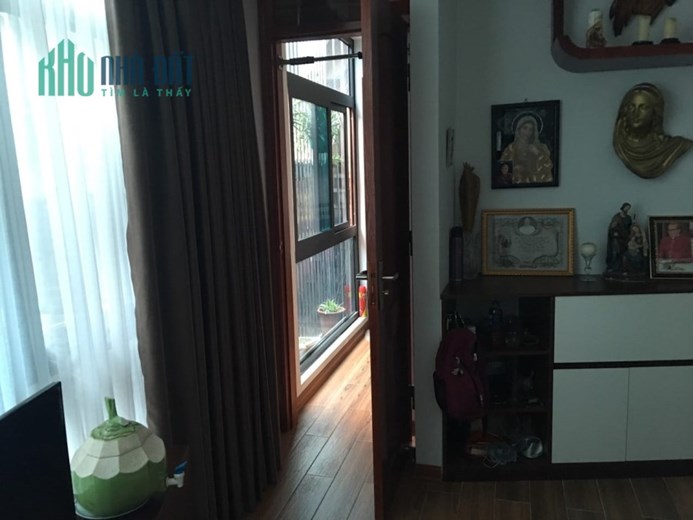 Bán Nhà Ngõ 93.Khâm Thiên 30m2 5 tầng Nhà đẹp , Kinh Doanh