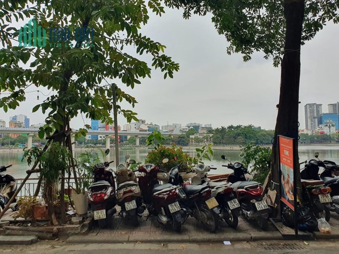 Bán nhà Mai Anh Tuấn, Đống Đa, 50m, 4T, 15m ra hồ, 2 thoáng, ở VIP, kd online.