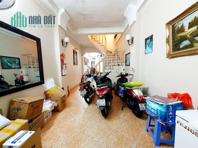 Bán nhà Mai Anh Tuấn, Đống Đa, 50m, 4T, 15m ra hồ, 2 thoáng, ở VIP, kd online.