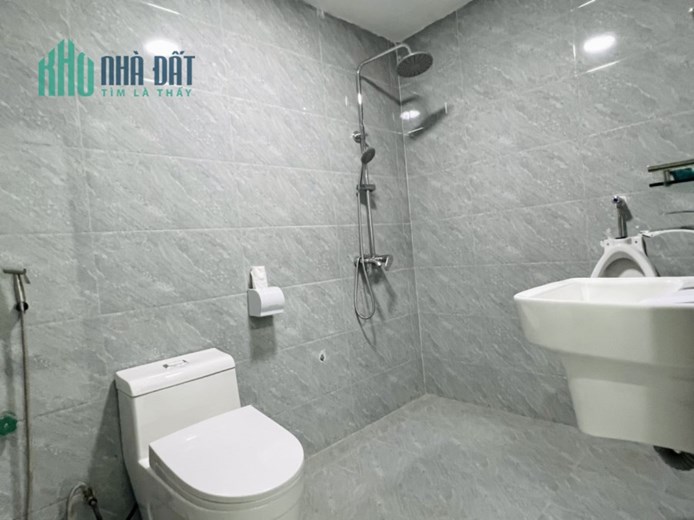 Cho thuê sàn 2 sàn VP đẹp mới tinh Nguyễn Chánh - Trung kính 70-80m giá 13-15tr