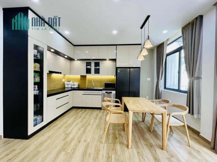-	Toà nhà 7 tầng thang máy Văn Khê – Hà Đông 
-	Diện tích 50m x 10 tỷ