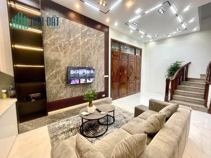 Thiết kế hiện đại hàng h iế m giá rẻ nhất khu vực La Khê – Hà Đông
   7 tầng thang máy – phận lô