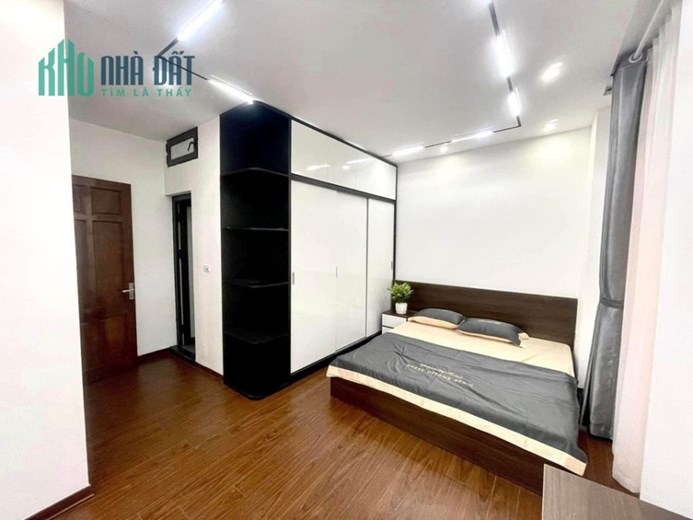 Thiết kế hiện đại hàng h iế m giá rẻ nhất khu vực La Khê – Hà Đông
   7 tầng thang máy – phận lô