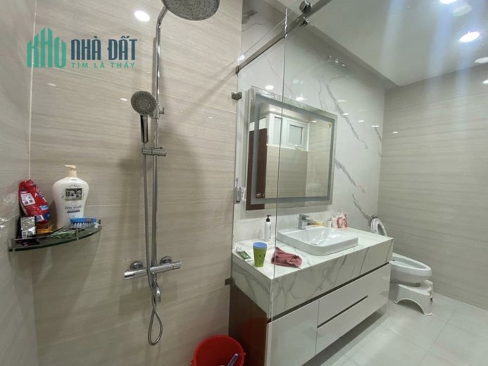 MAI CHÍ THỌ VÀ ĐỒNG VĂN CỐNG NHÀ 4 TẦNG  18 tỷ