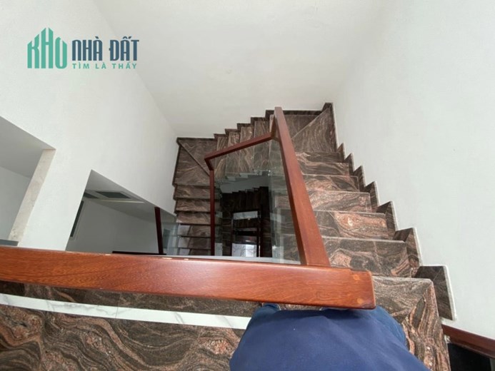 MAI CHÍ THỌ VÀ ĐỒNG VĂN CỐNG NHÀ 4 TẦNG  18 tỷ