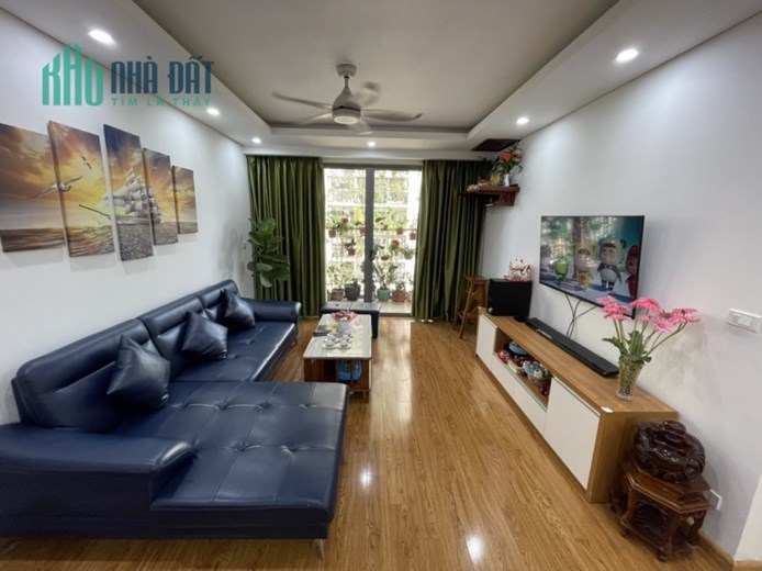 Cần bán gấp căn góc chung cư Thống Nhất Complex, diện tích 122M2. LH: 0914849444