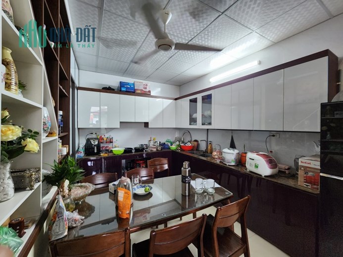 Cần tiền bán gấp Lô góc mặt phố Kim Đồng, 115m2 sổ đỏ, 5 tầng, giá hạt rẻ 24 tỷ