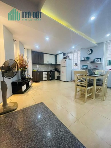 Một nhà ra mặt phố Trường Chinh Thanh Xuân 38m 6 tầng nhà dân xây chắc chắn nhỉnh 4  tỷ lh