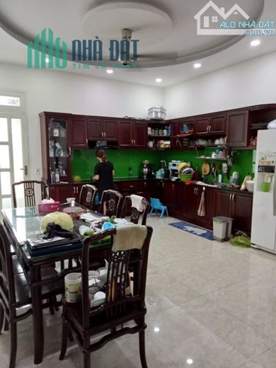 Bán nhà cho thuê 12tr/ tháng ngay Huỳnh Văn Bánh, Phú Nhuận giá, hẻm ô tô