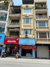 Cho thuê nhà tầng 1, 35m phố Trung Hoà, ô tô vào nhà giá 12 triệu