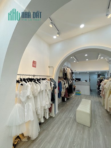 Sang nhượng cửa hàng thời trang mặt phố Thái Hà, địa chỉ 322 Thái Hà.