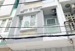 Nhà 4 tầng ôtô đậu trong nhà Dương Bá Trạc P1Q8. Giá 21 triệu