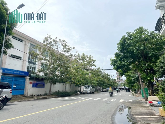 Nhà 4 tầng hẻm xe hơi Bông Sao Phường 5 Quận 8 giá 15 Tr/tháng