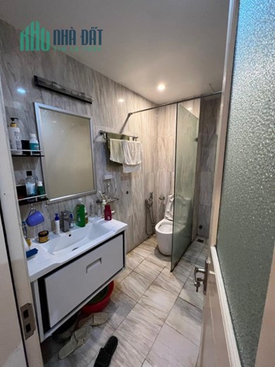 Nhà Mai Dịch Cầu Giấy, phân lô vỉa hè ,oto tránh thang máy 70m chỉ 15 tỷ, đẹp long lanh