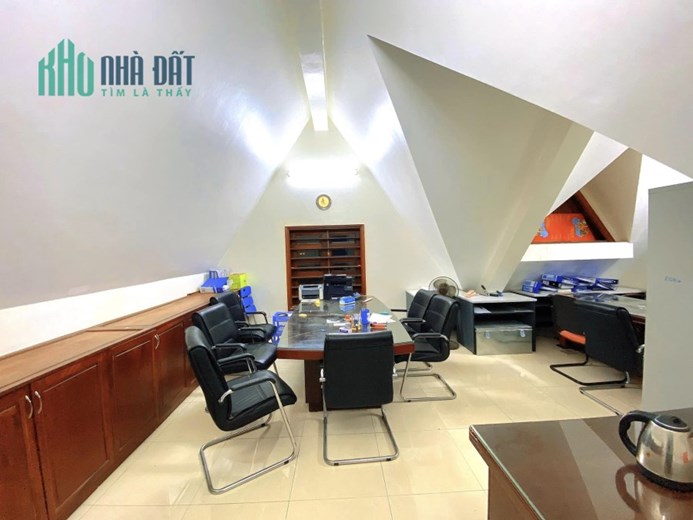 Bán biệt thự sân vườn 200m2 KĐT Mỹ Đình1, 42 tỷ đẹp lung linh