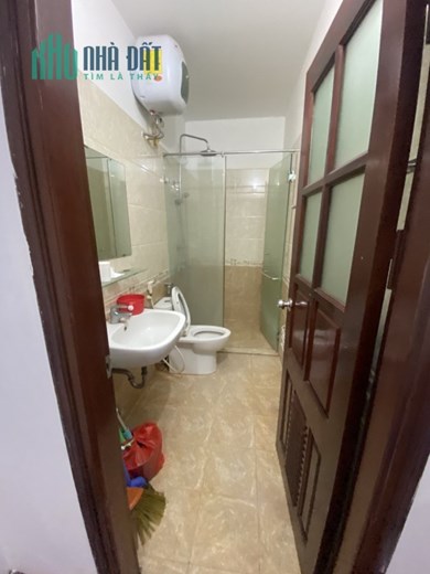 Cho thuê văn phòng phố Trung Kính 60M Tầng 5, Giá 8 Triệu, Thang Máy