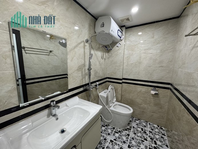 Bán nhà Gốc đề 48m2*5 Tầng giá 4.5 Tỷ ngõ thông