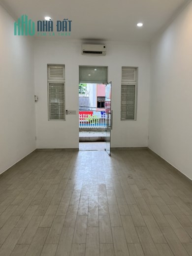 Cho thuê nhà mặt tiền 114B Trần Quang Khải, Phường Tân Định, Quận 1