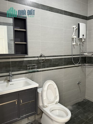 Cho thuê nhà mặt tiền 114B Trần Quang Khải, Phường Tân Định, Quận 1