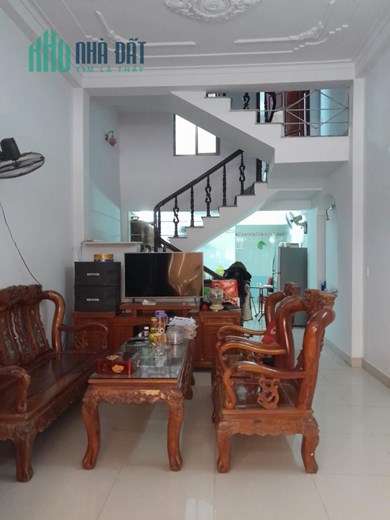 Chuyển nhà mới cần bán nhanh căn nhà dân xây có sân cổng ngõ cực nông đường Lạch Tray, Hải Phòng