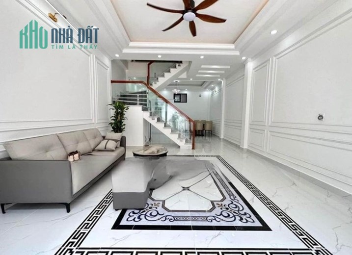 Bán 2 căn nhà liền kề Miếu Hai Xã, 55m 4 tầng mới tinh, sân cổng GIÁ 3.99 tỉ