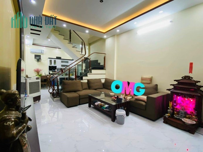 BÁN NHÀ 3 TẦNG ĐỘC LẬP PHỐ ĐÀ NẴNG THÔNG CÁC NGẢ...