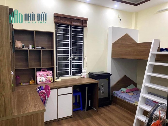 BÁN NHÀ 3 TẦNG ĐỘC LẬP PHỐ ĐÀ NẴNG THÔNG CÁC NGẢ...