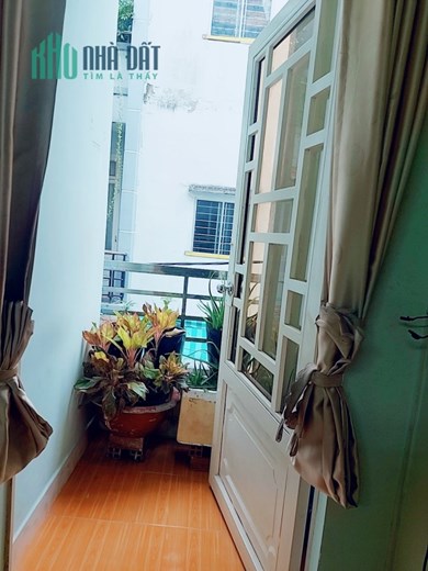 Bán nhà mới đẹp Quận 8, 45m2(4.4x11M), 3 Lầu đúc BTCT 3PN, giá chỉ 3.45 tỷ