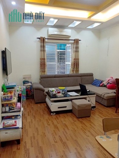 Bán nhà Văn Cao diện tích 77m ngõ ô.tô GIÁ 5.1 tỉ gần Nguyễn Bình