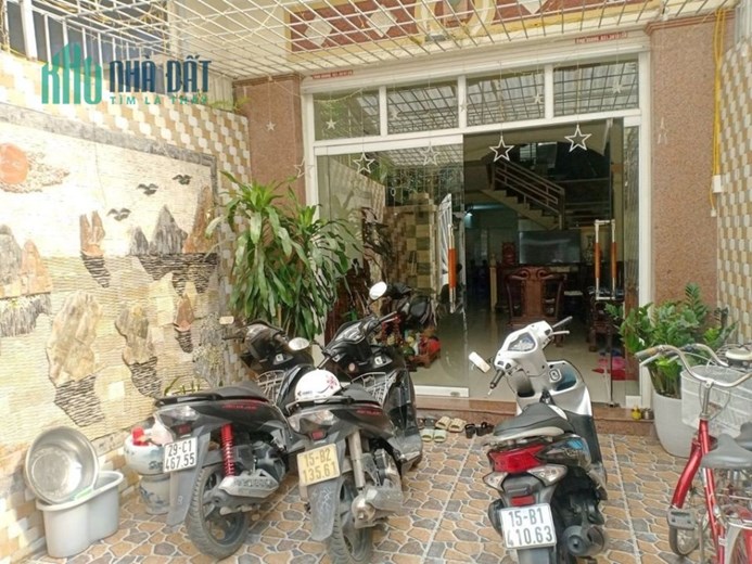 Bán nhà Văn Cao diện tích 77m ngõ ô.tô GIÁ 5.1 tỉ gần Nguyễn Bình