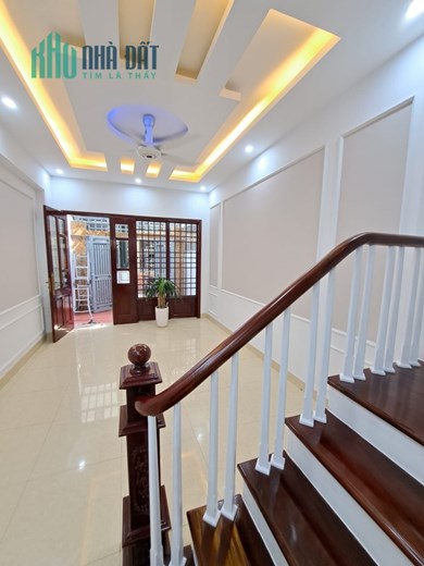 Hàng hiếm phân lô Tô Vĩnh Diện 65m2*5T, gara, gần phố, ô chờ thang máy, chỉ 9.3 tỷ.