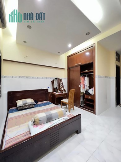 NHÀ MẶT TIỀN Ở VÀ KINH DOANH TRUNG TÂM QUẬN 7, 4 TẦNG, DT GẦN 100m2,  NGANG 9m, LỘ XE HƠI, NHĨNH 8