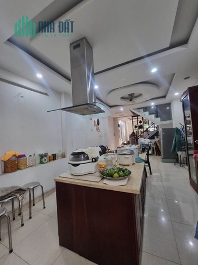Nhà đường Cộng Hòa, Trường Chinh, Quận Tân Bình, 4 tầng, 4.1m x 19m giá còn 7.8 tỷ.
